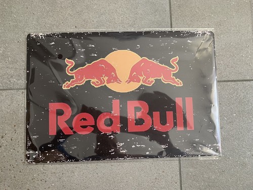 Red bull pub - bull, •